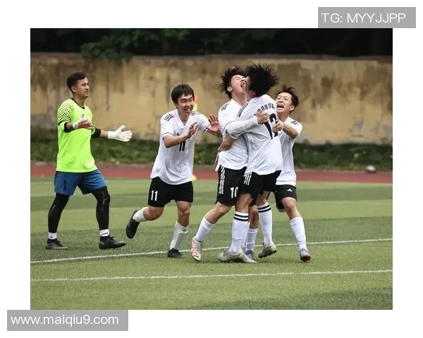 精彩瞬间尽在足球赛事图片中捕捉激情与荣耀的完美结合